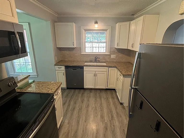 102 Wellington Rd — Photo 8