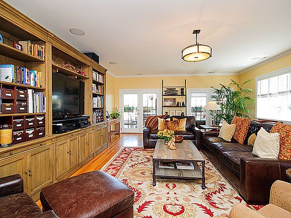 5th image of 417 N Lathrop Ave #4E