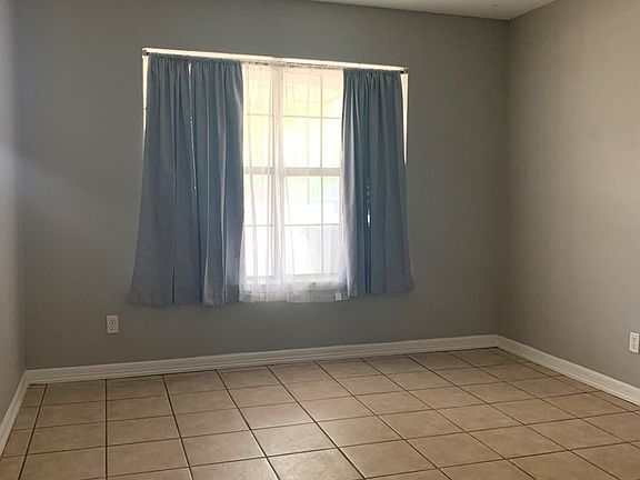 5th image of 1019 Flores Dr