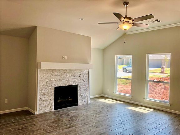 4th image of 2306 Arcady Ave