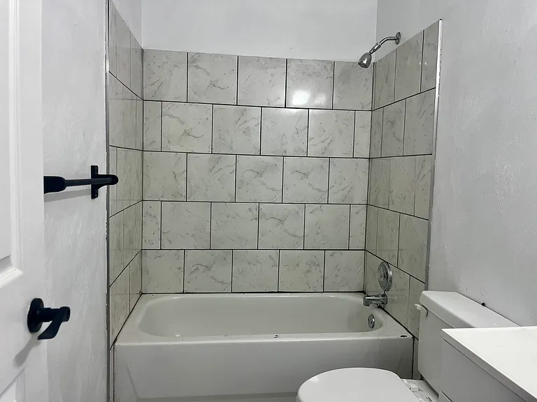 820 Whitney Ave NW #820 — Photo 1
