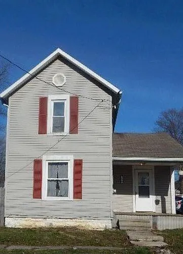 124 W Mark St Photo 1