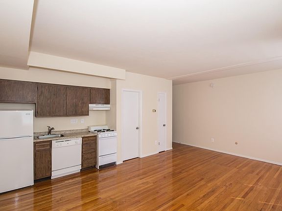 2nd image of 319 S 10th St #2311