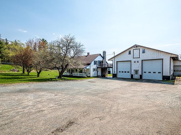 3rd image of 472 Shores Hill Road