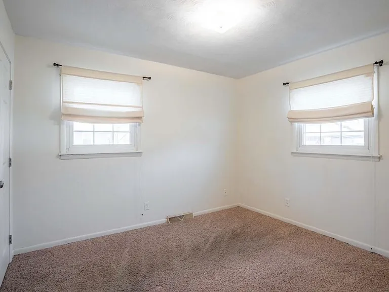 302 Lingale Ave — Photo 18