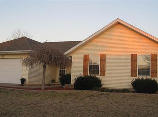 5694 S Dayton Ave, Springfield, MO 65810