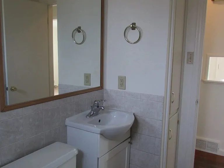 1456 E Elm St — Photo 20