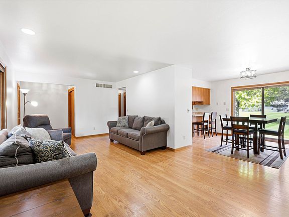 2nd image of 1604 Fairlawn Ave