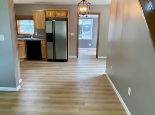 122 1st St E, Stewartville, MN 55976