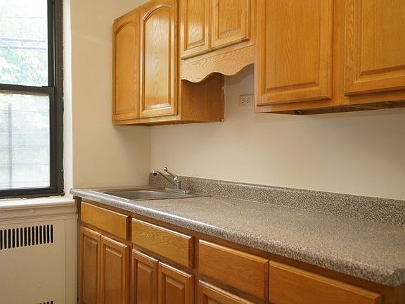 5th image of 529 E 235th St APT 2C