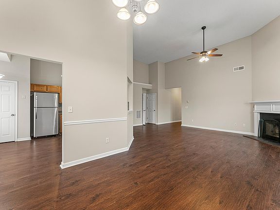 4th image of 148 Penny Ln