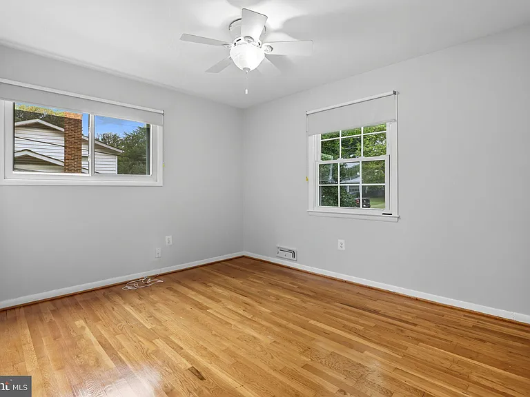 5023 King Richard Dr — Photo 17