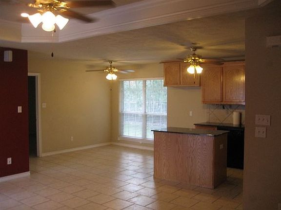 4th image of 145 Julie Dr