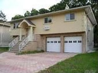 961 Wood Park Dr, Baldwin, NY 11510