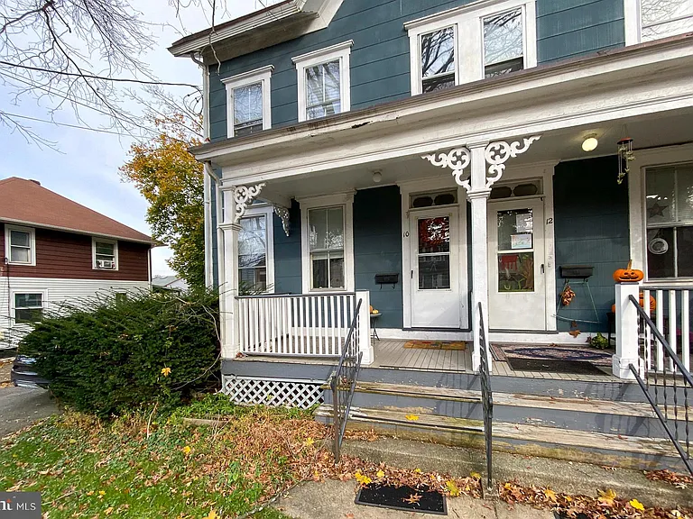 10 Princeton Ave — Photo 2