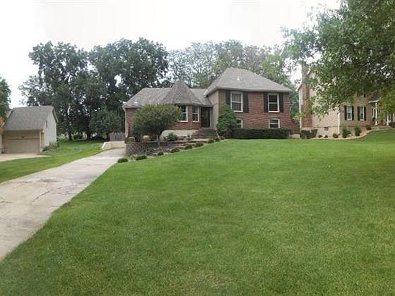 1st image of 1416 NW Weatherstone Dr
