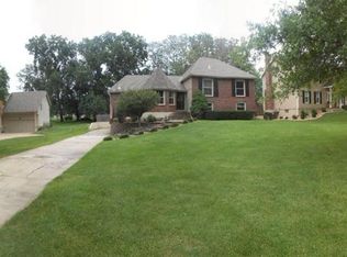 1416 NW Weatherstone Dr, Blue Springs, MO 64015