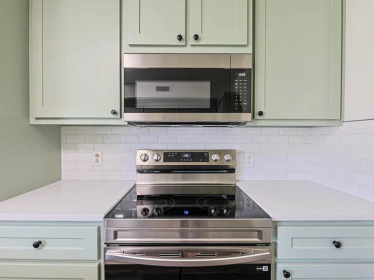 8308 Albany Ave — Photo 27