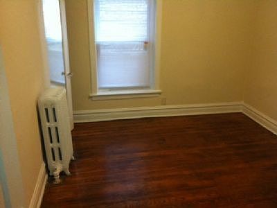 4th image of 439 W Oakdale Ave #1