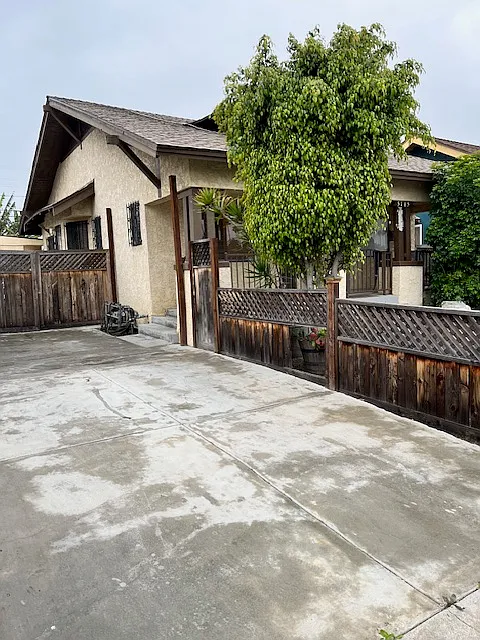 Building Photo - 5145 Arlington Ave #1