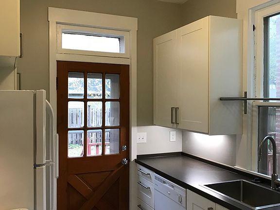 5th image of 992-996 Delaware Ave