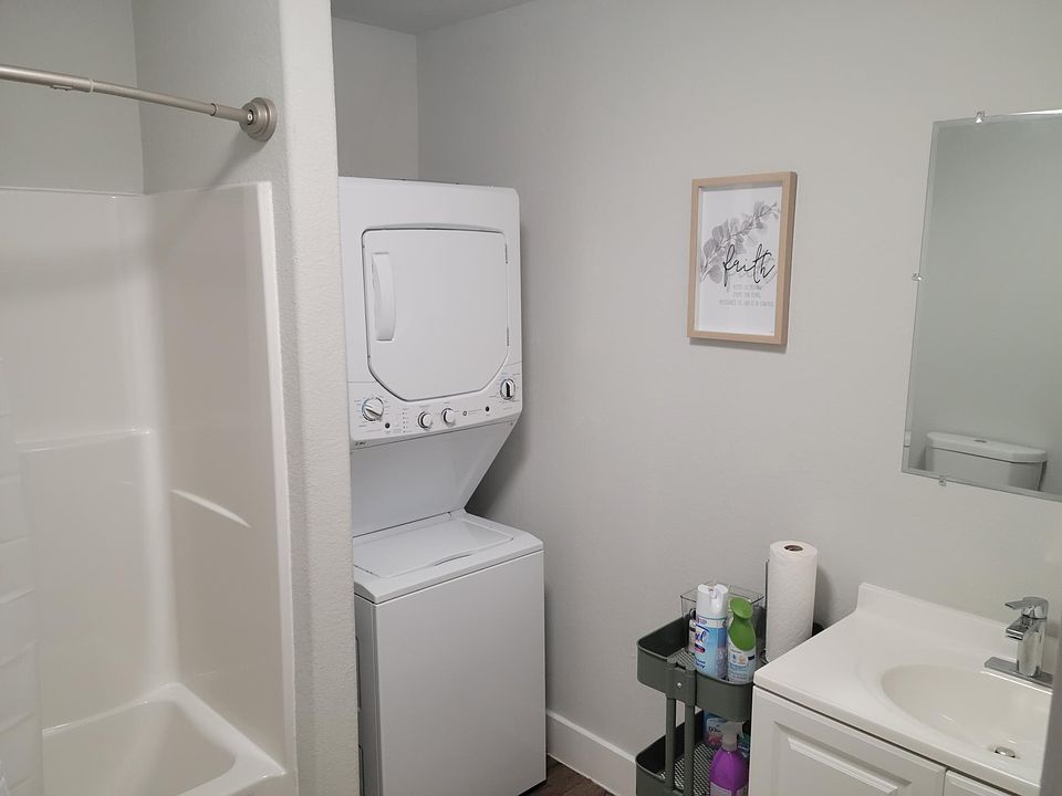 1st image of 211 Lulac St #7qgp9cz4n