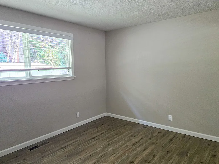 5245 Lone Oak Rd SE — Photo 13