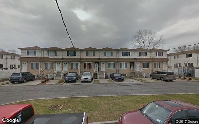 1st image of 262 Maple Pkwy