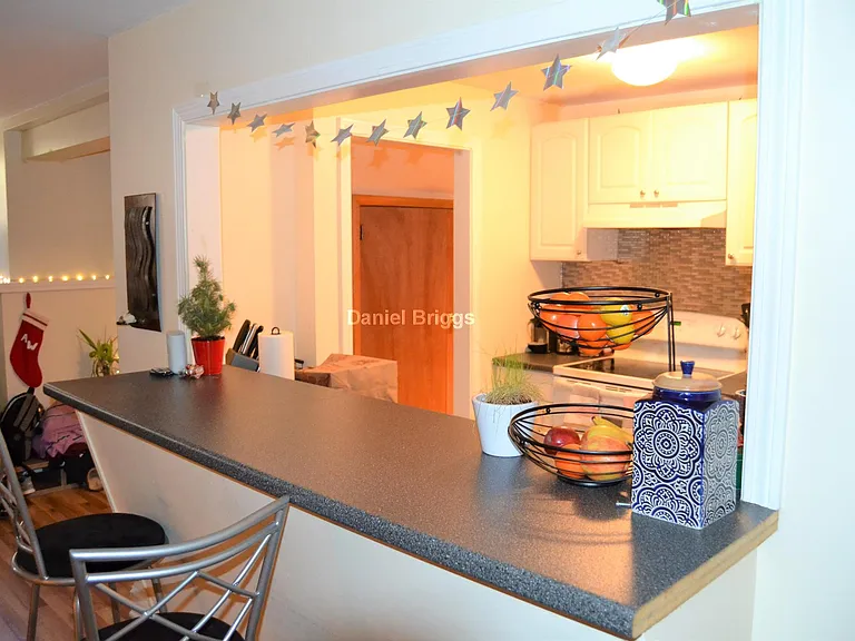 94 Pleasant St #1 — Photo 5