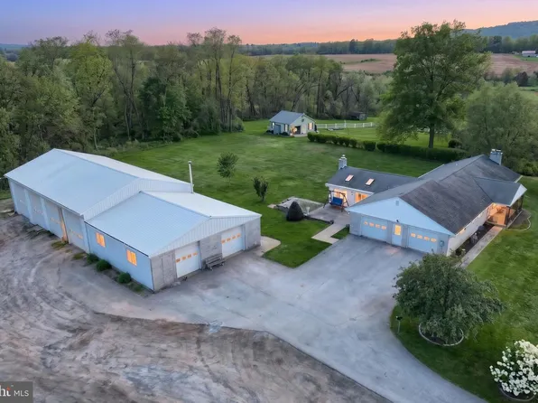 4270 Nursery Rd, Dover, PA 17315