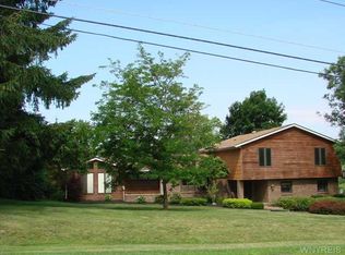 1156 Greenfield Dr, Alden, NY 14004