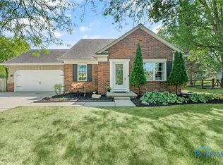 422 Chesterfield Ln, Maumee, OH 43537