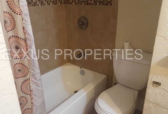 5th image of 320 Maine Ave APT 1
