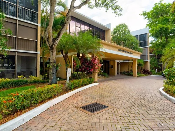 16325 Golf Club Rd APT 101, Weston, FL 33326