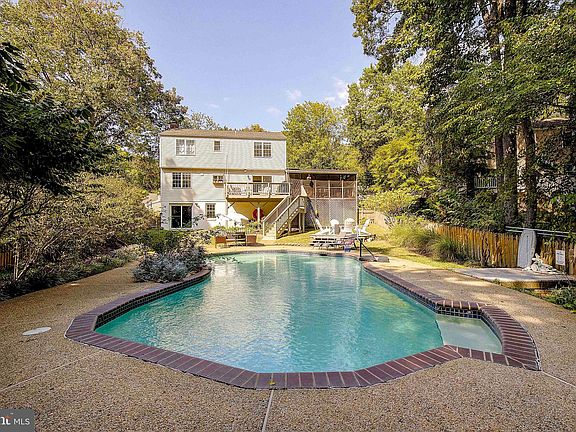 3rd image of 3243 Blackwalnut Dr