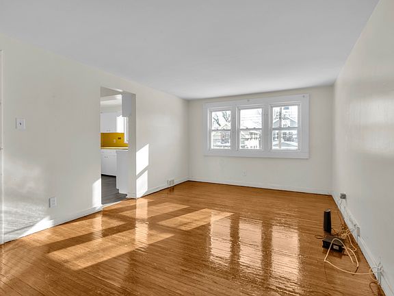 3rd image of 430 Winspear Ave Floor 2