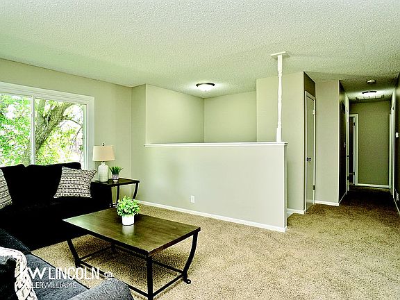 5th image of 4820 Claire Ave