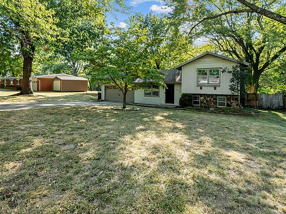 4th image of 4747 S Roslyn Avenue