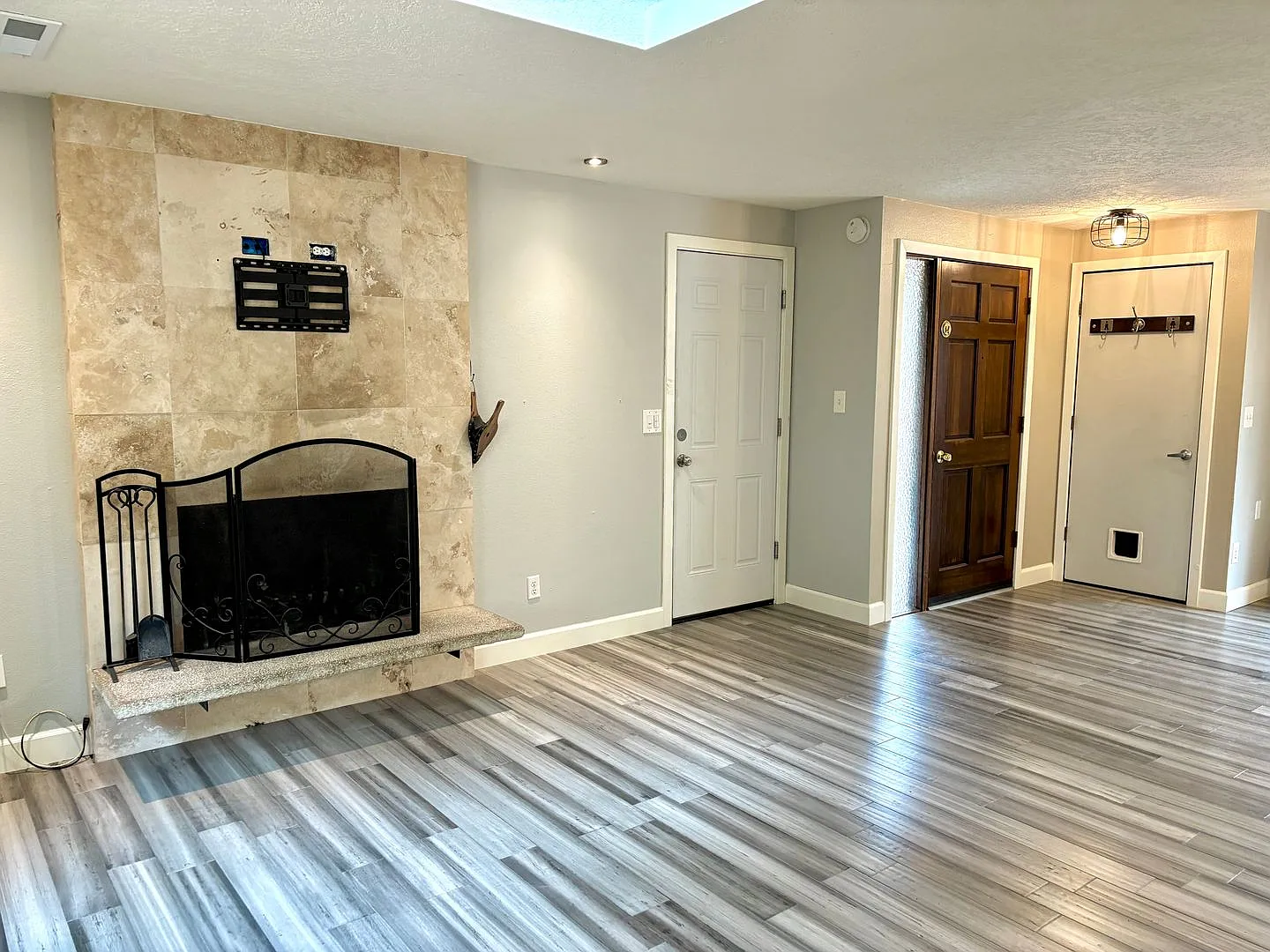 Brentwood- Darlington Single Level Ranch Style Home Featuring Fenced Backyard and Large Garage — Photo 4