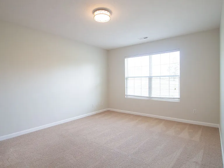 111 E Westplains Rd — Photo 15