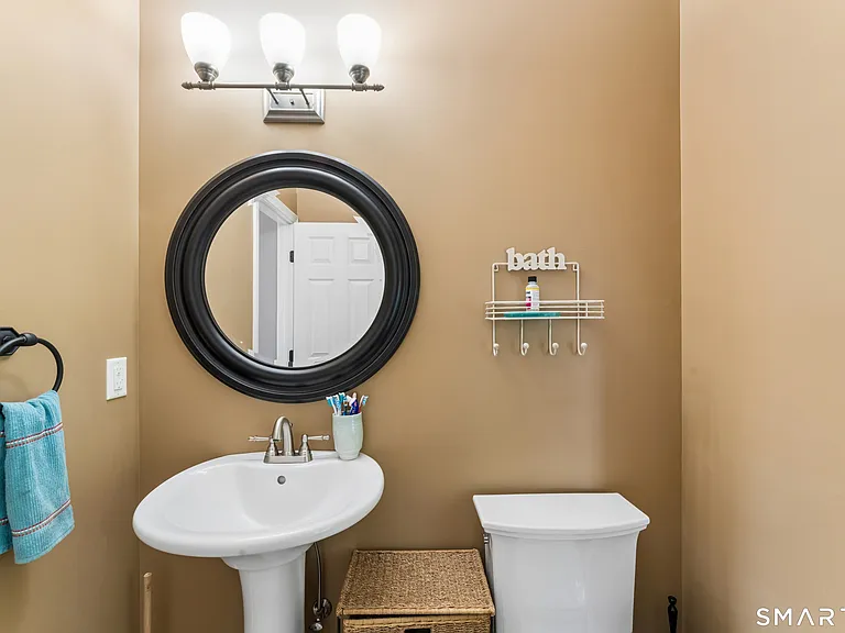 181 Martha Way — Photo 19