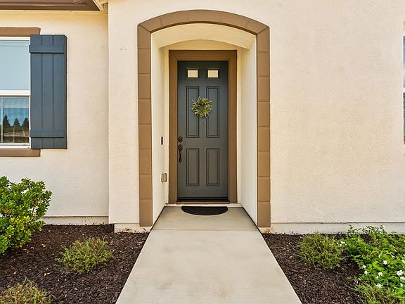 2nd image of 7832 Sol Vista Ln