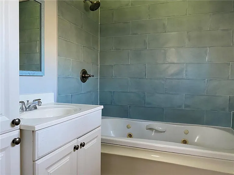 2231 Palmera Cv — Photo 10