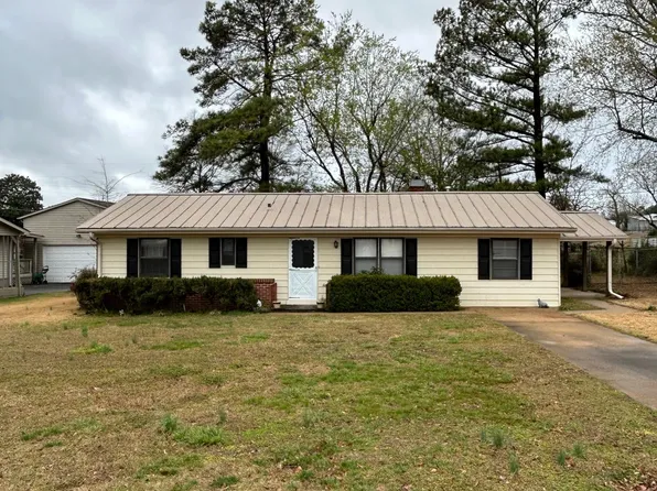 113 N Hughes St, Florence, AL 35633