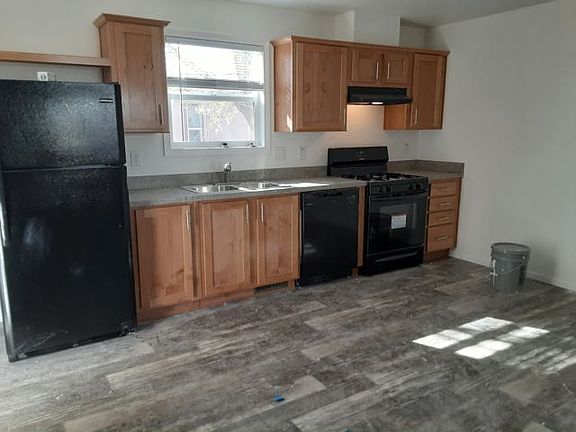 2nd image of 1624 Palm St Unit 325