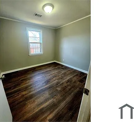 490 Hall St — Photo 10