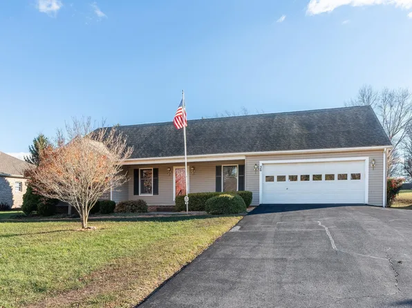 36 Sylvan Dr, Stuarts Draft, VA 24477