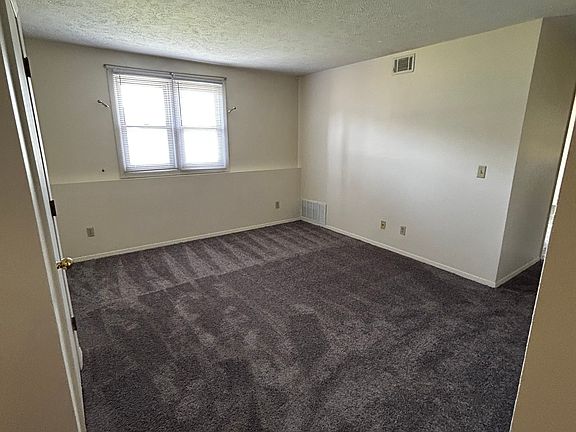 3rd image of 1305 4h Park Rd APT 4