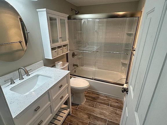 5th image of 1412 Peacock Ln