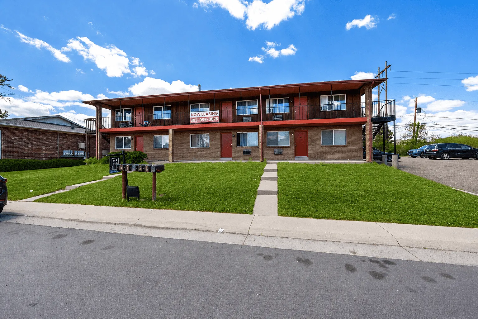 701 Oak St — Photo 1
